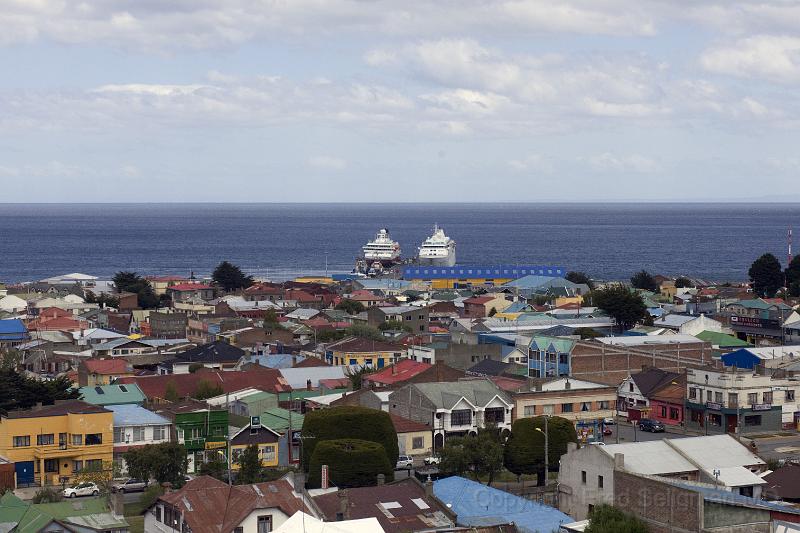 20071214 150616 D2X c4100x2700.jpg - Colorful view of Punta Arenas from Mirador Cerra La Cruz